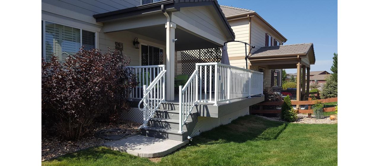Trex Transcends Island Mist decking, fascia, & White Rails