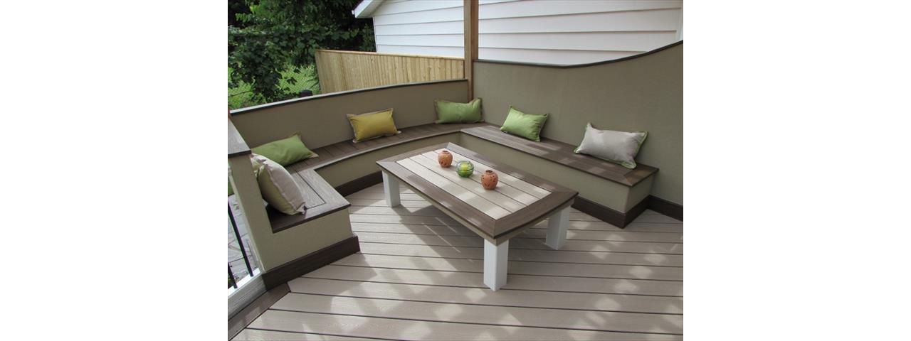 Rope swing and Spiced rum curved deck