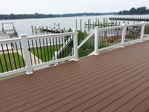 Trex Select Saddle Deck w/white vinyl rail black ballusters
