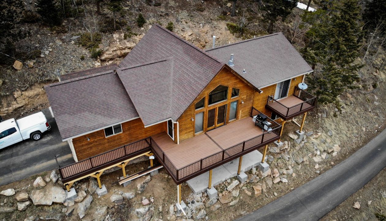 Trex Transcends decking, rails, & lights Mountain Deck