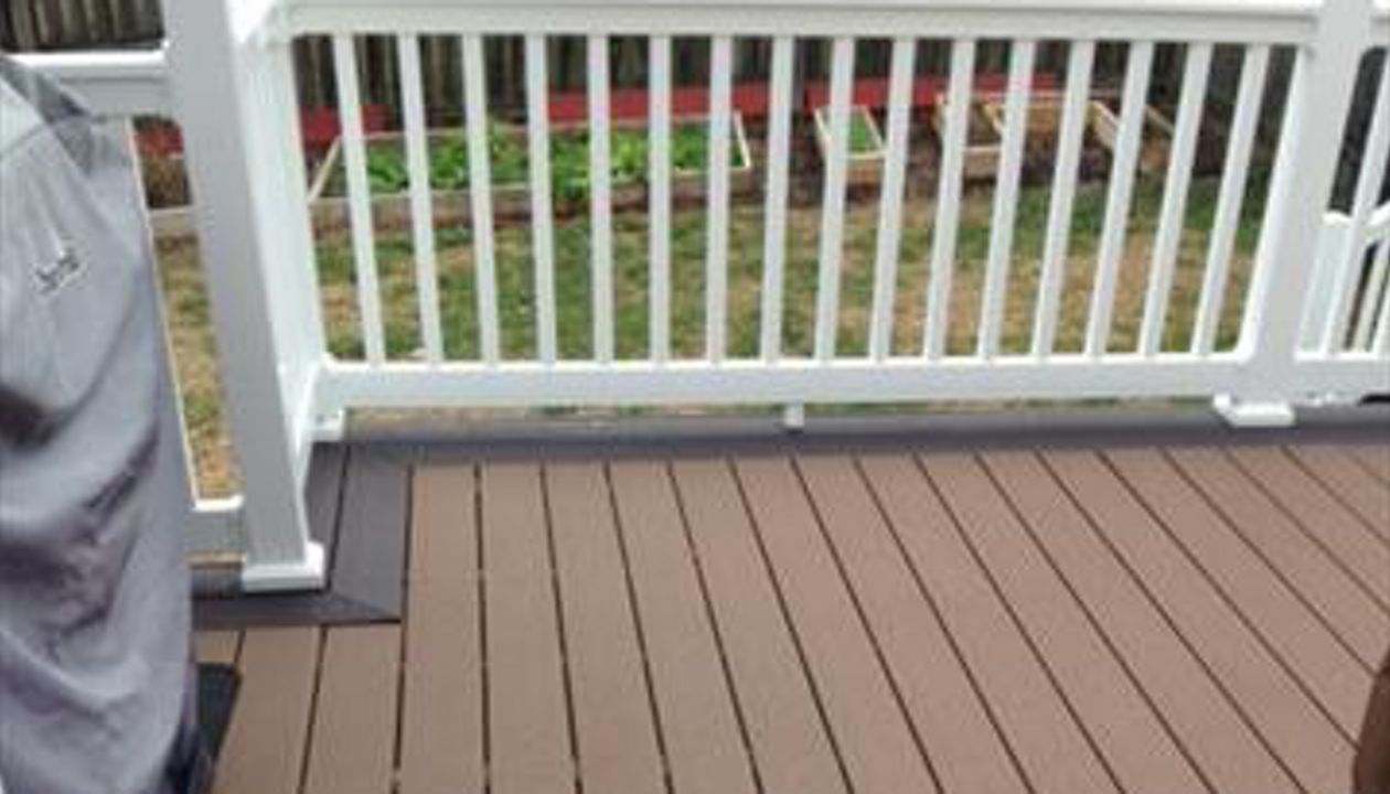 Trex Saddle Select materials look great with hidden clips