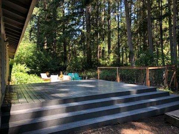 Trex Enhance Basics Clam Shell deck.