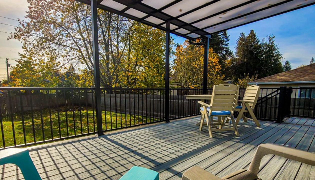 Trex Signature Railing and Gate. Trex Foggy Warf. American Patio Covers PWT Engineered Frame