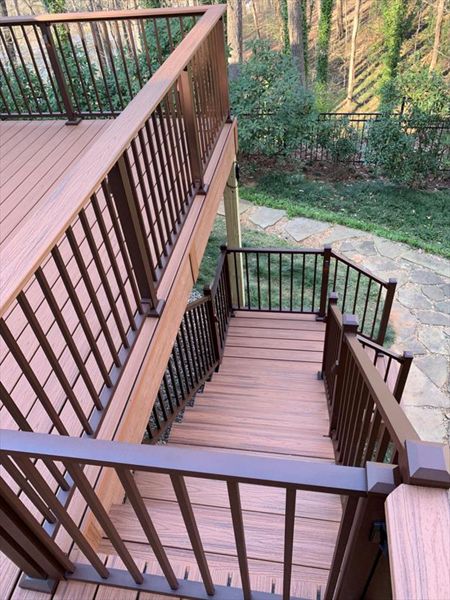 Trex Transcend Tiki Torch Decking with Trex Signature Bronze Railing
