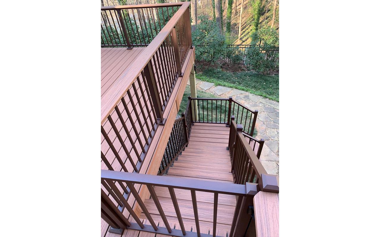 Trex Transcend Tiki Torch Decking with Trex Signature Bronze Railing