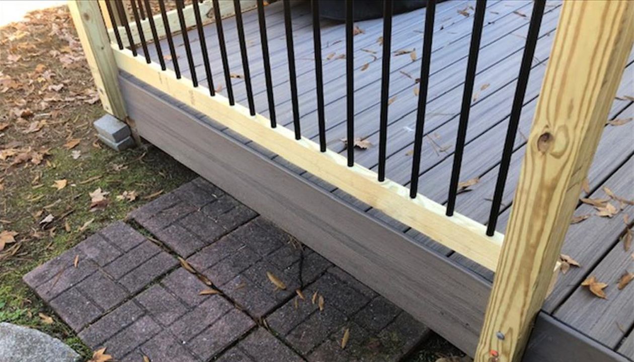 Trex Enhance Naturals Rocky Harbor fascia is a clean, aesthetic to regular lumber.