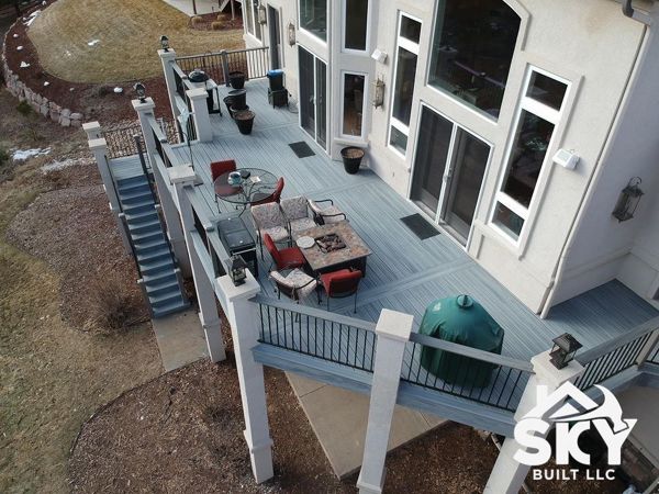 Trex Enhance Naturals with a Transcend Drink Rail