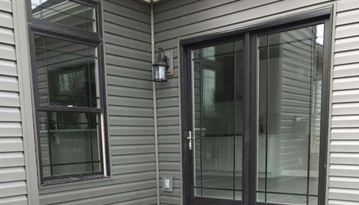 Black and white photo of Trex Island Mist. The contrast in the Transcend line looks amazing