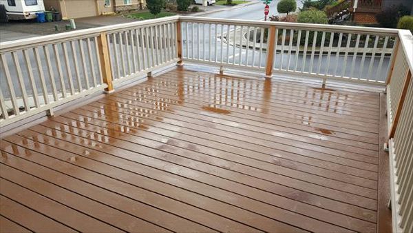 Trex Select in Saddle w/ Select Fascia in Saddle.