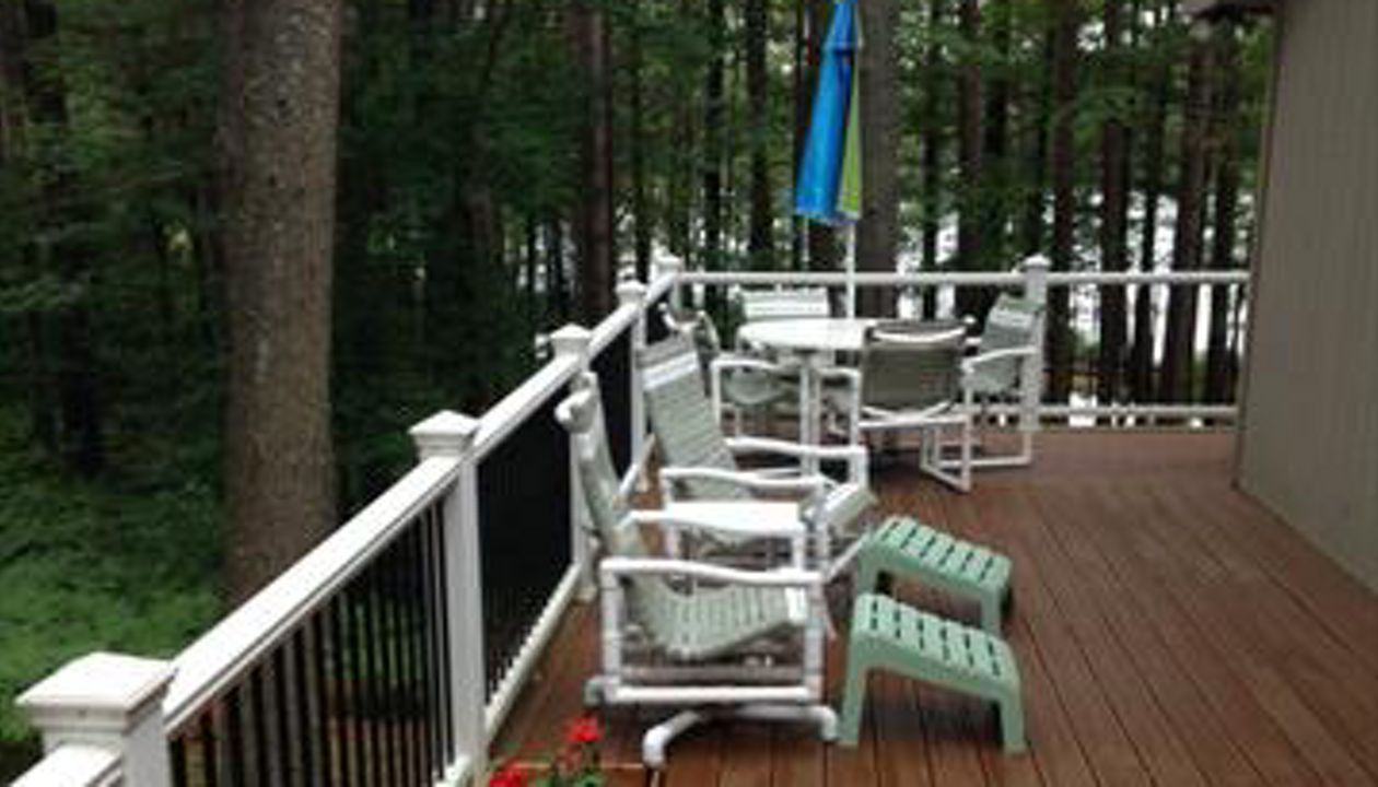 Transcend Railing w/ Aluminum Balusters