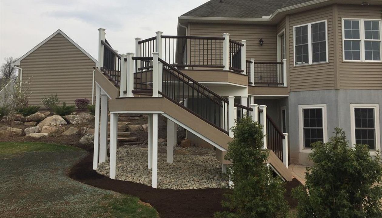 Trex Transcend Rope Swing with Vintage Lantern Border