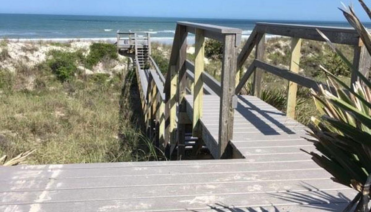 174' walkway to Crescent Beach
