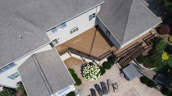 Trex Signature Rail With Cocktail Rail