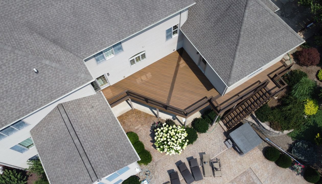 Trex Signature Rail With Cocktail Rail