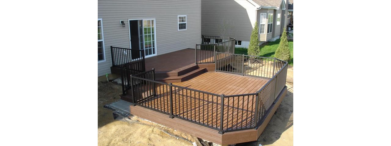 Ground-level Trex Transcend deck, Missouri