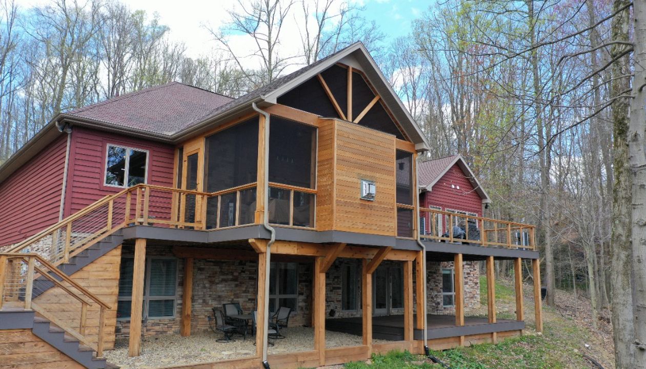 Trex Transcend Spiced Rum w/ Cedar Cable Rails