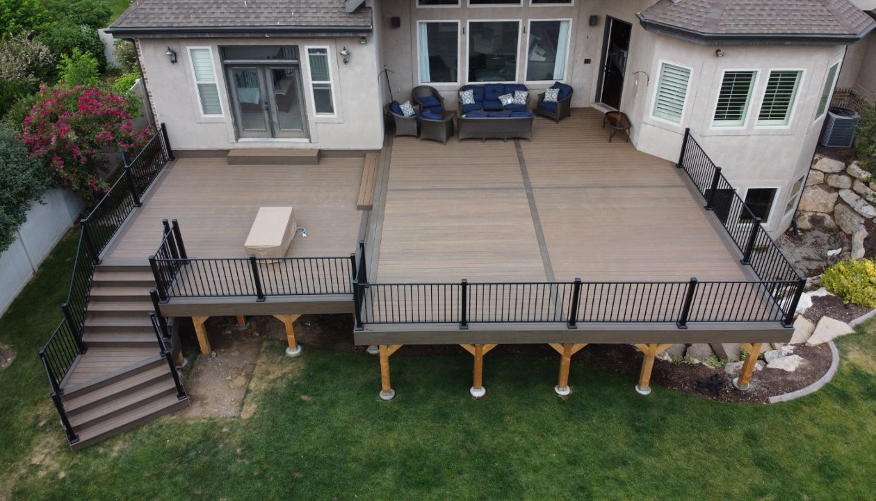 Trex Enhance Natural Toasted Sand with Coastal Bluff Borders/Fascia Utah County