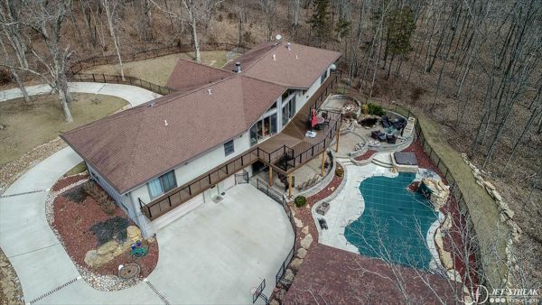 Trex Transcend Spiced Rum Decking