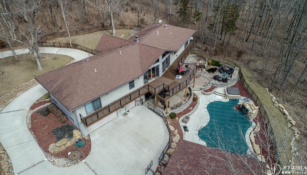 Trex Transcend Spiced Rum Decking