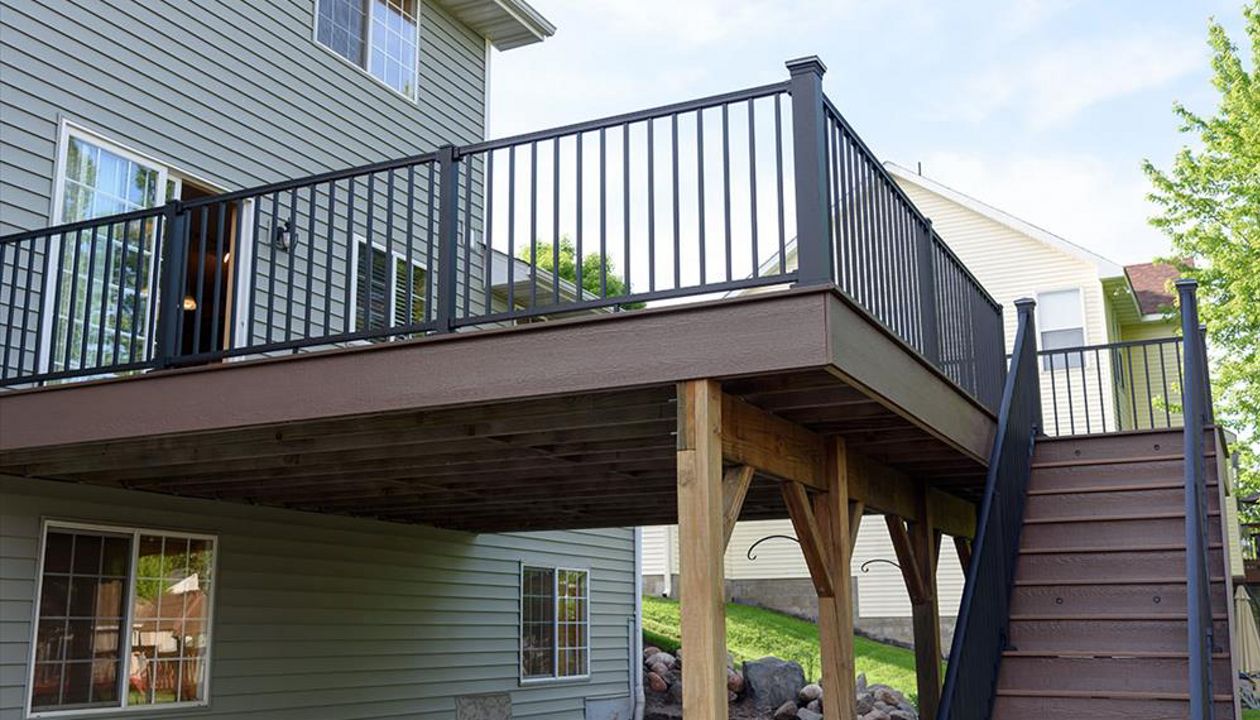 Trex Transcends Deck w/Signature Rail and Trex Lighting Shakopee, MN