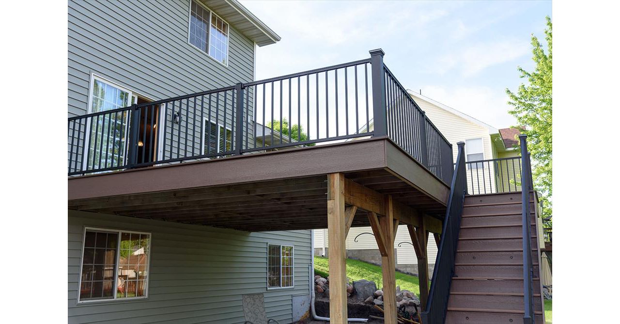 Trex Transcends Deck w/Signature Rail and Trex Lighting Shakopee, MN