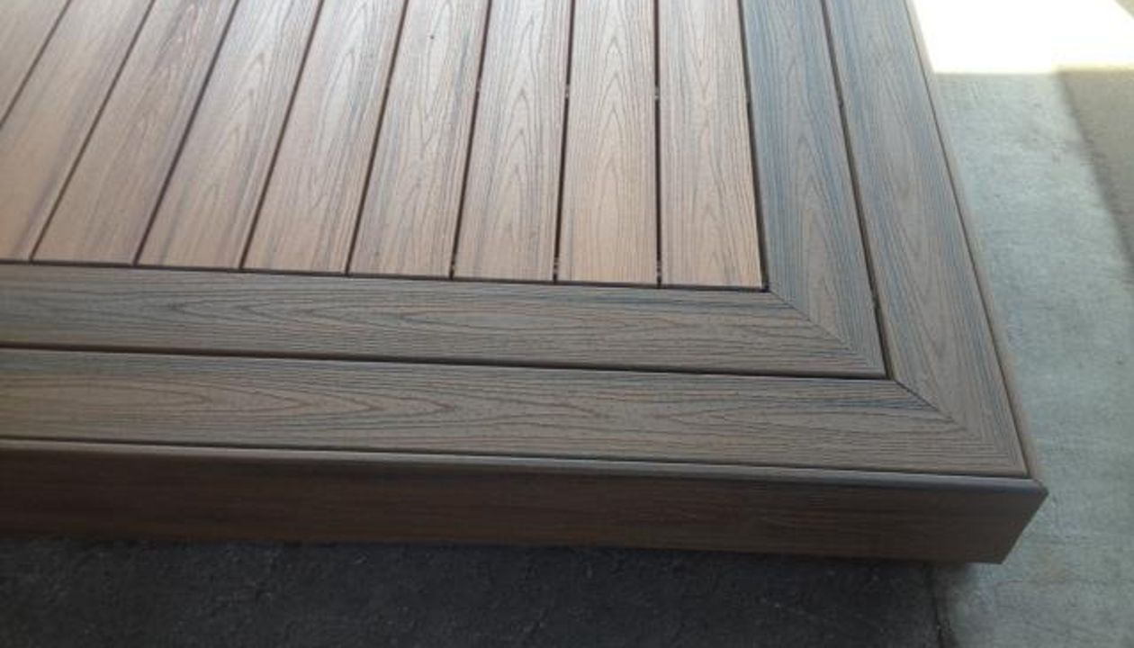 Tiki Torch w/ Spiced Rum 2 board border