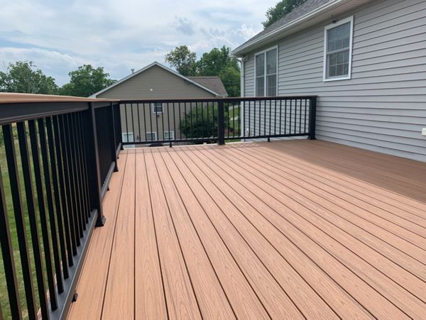 Wilbur Road Deck - Trex Tiki Torch with Trex Railings