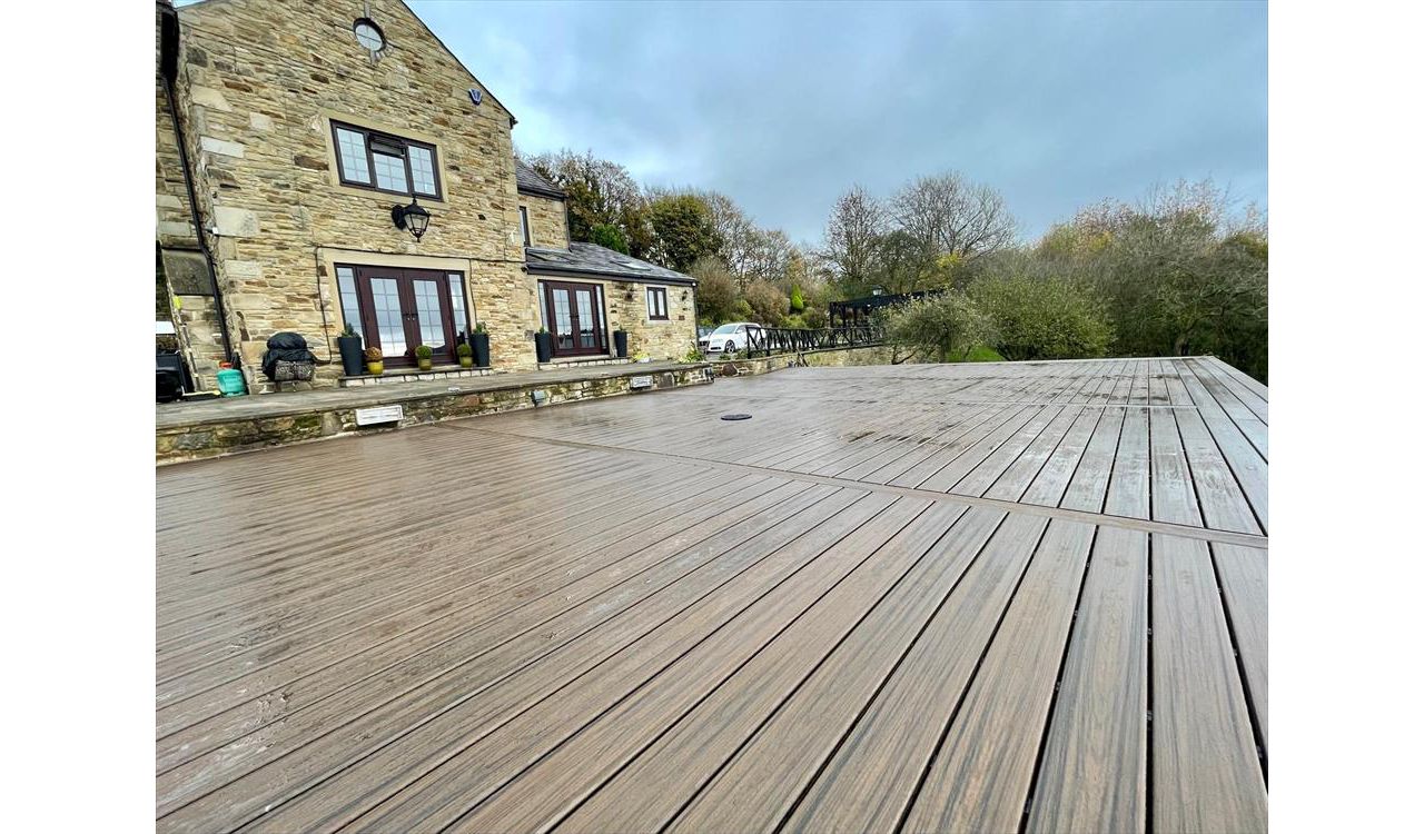TREX Spiced Rum Decking with LED Lighting