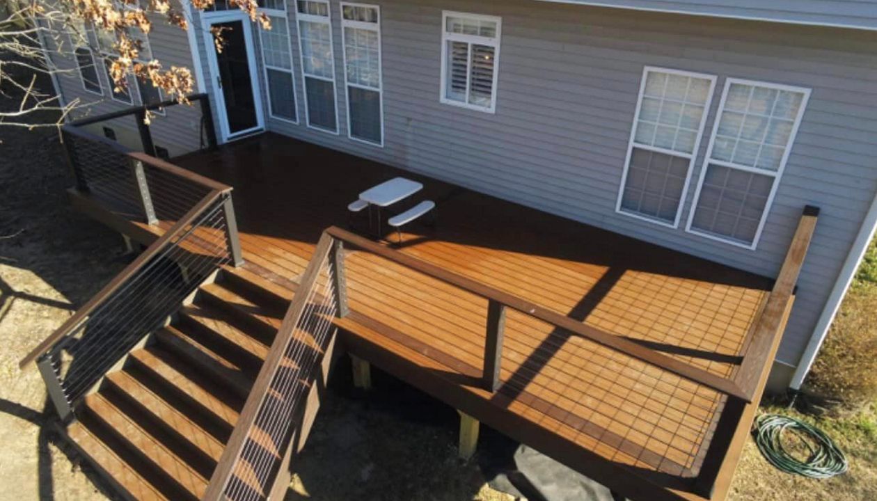 Trex Saddle with cable railings