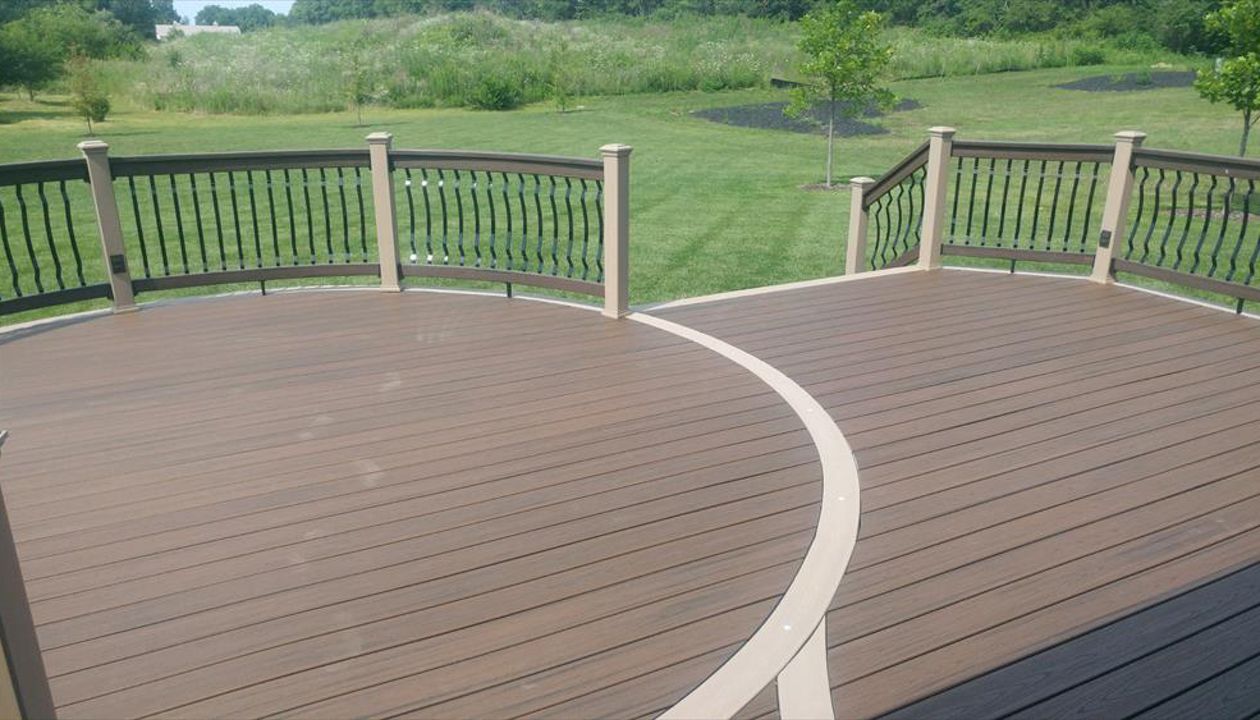 Radius deck and railing with custom radius inlay