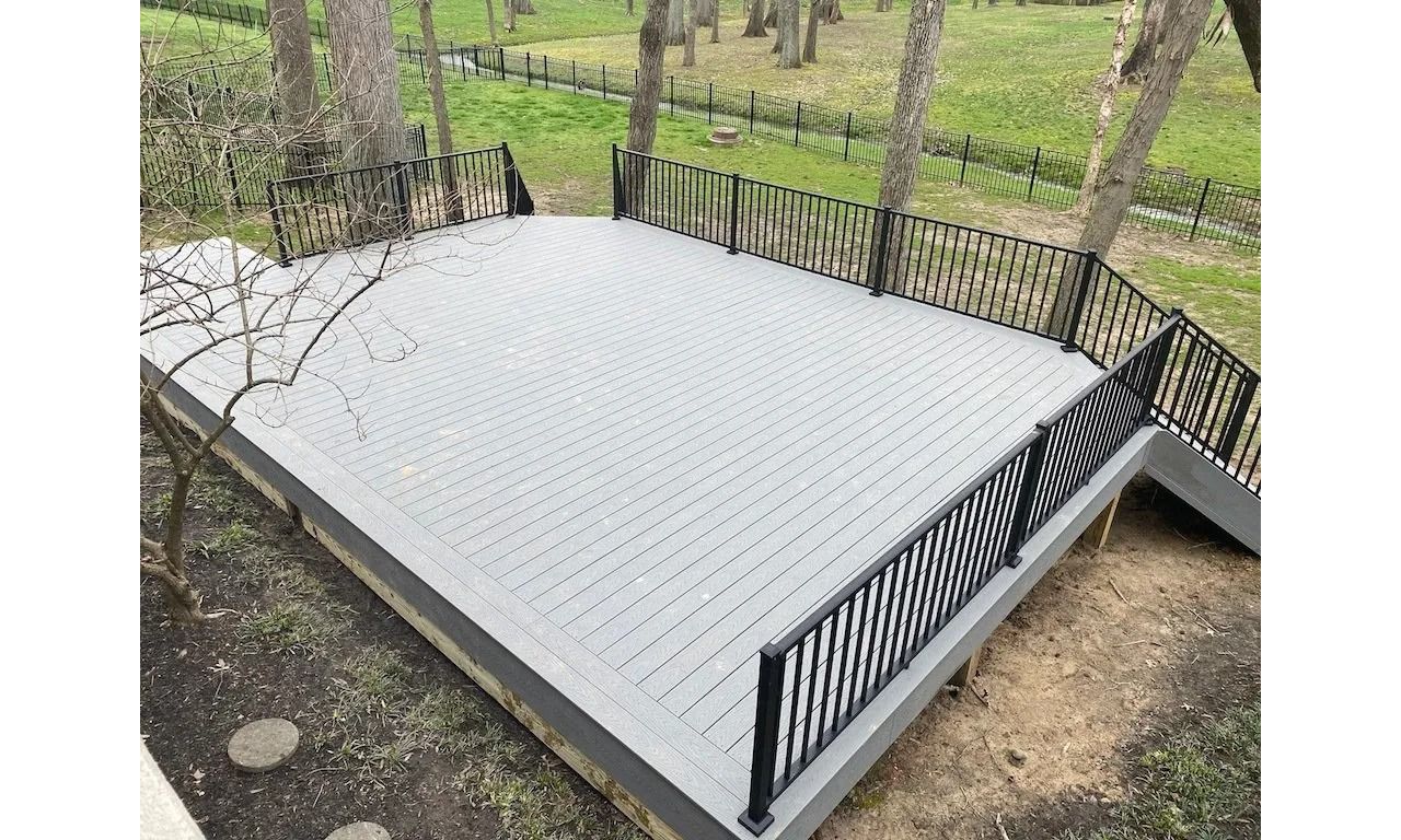Trex Select Pebble Grey deck