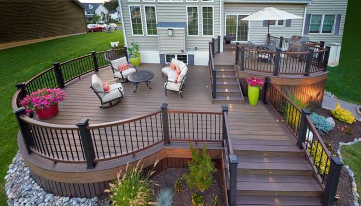 Trex deck.Spiced Rum, Vintage Lantern Deck Huntingdon Valley