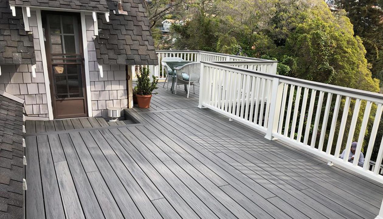3 level treehouse deck in Laguna Beach