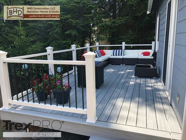 Trex Enhance Naturals deck (Foggy Wharf) and Trex Select Railiing.