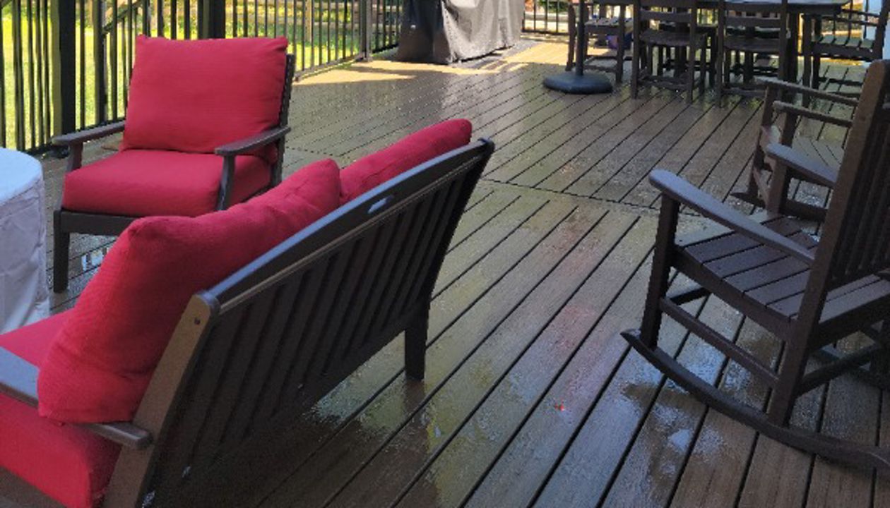 Peru NY deck