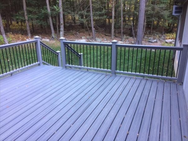 Trex Transcend deck and rail in Split Rock PA. Island Mist Deck and Gravel Path Railings