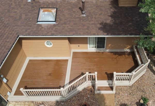 Trex deck with a Rope Swing border and railing. Saddle is used for the field.