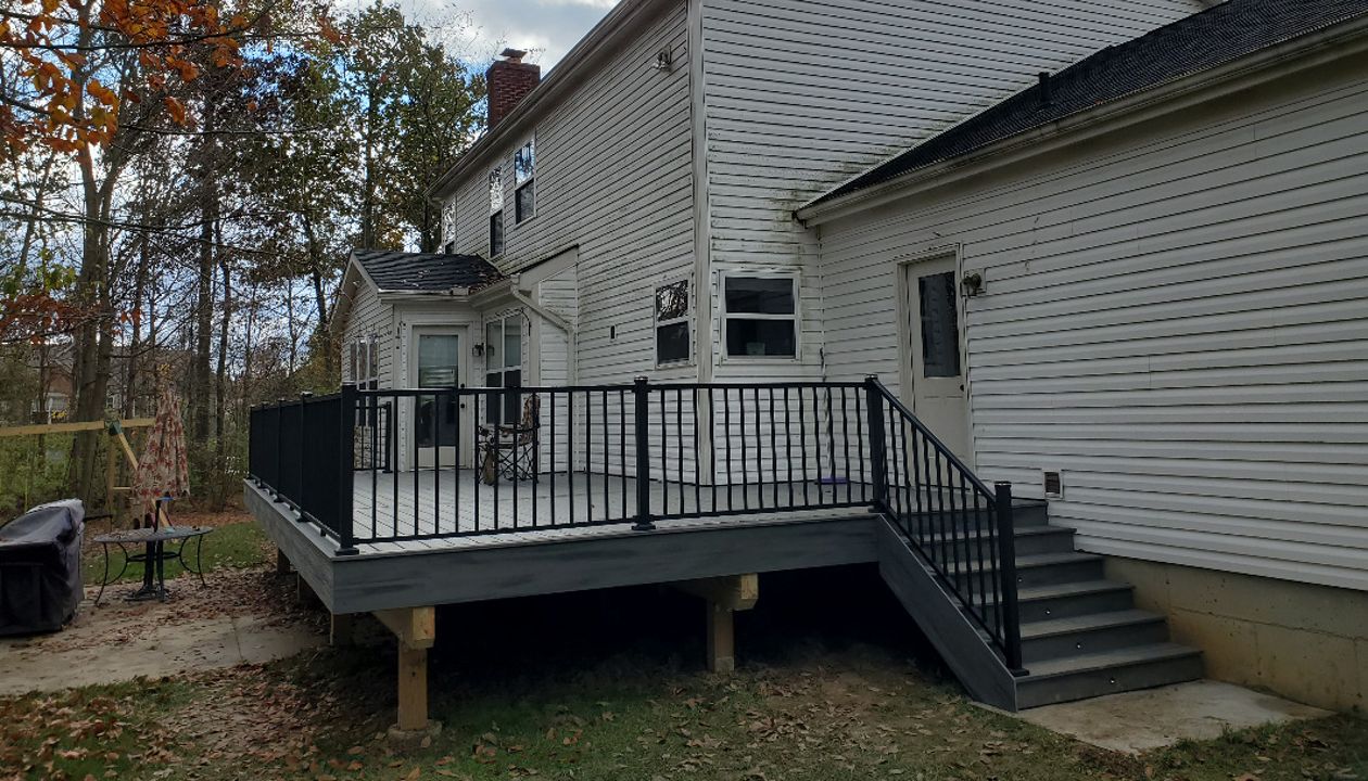 Trex Transcend Island Mist decking w/ Trex Signature Aluminum railing (black) and lights