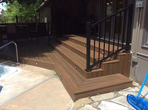 Trex Transcend Spiced Rum decking and Signature railing in Wichita, KS