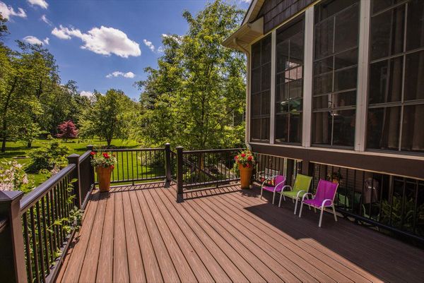 Spiced Rum deck with Transcend Black Railing