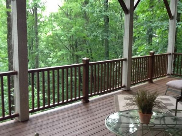 Beautiful views compliment this great deck in Waynesville, NC