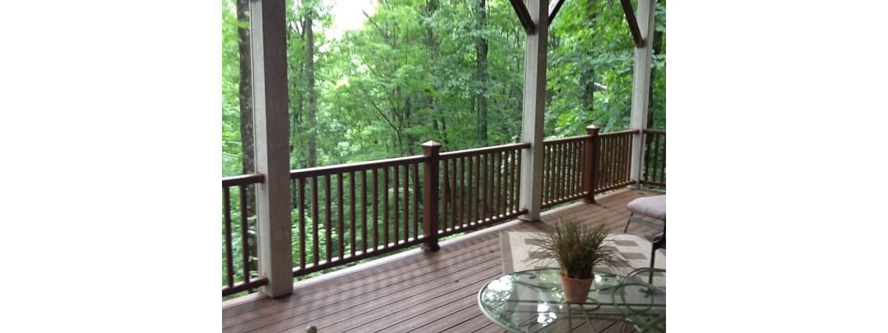 Beautiful views compliment this great deck in Waynesville, NC
