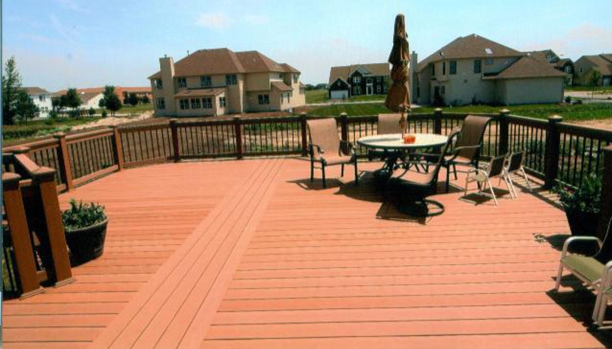 Saddle Trex Decking and Railing