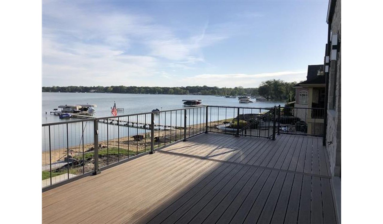 Cedar Lake, Indiana - Havana Gold Decking