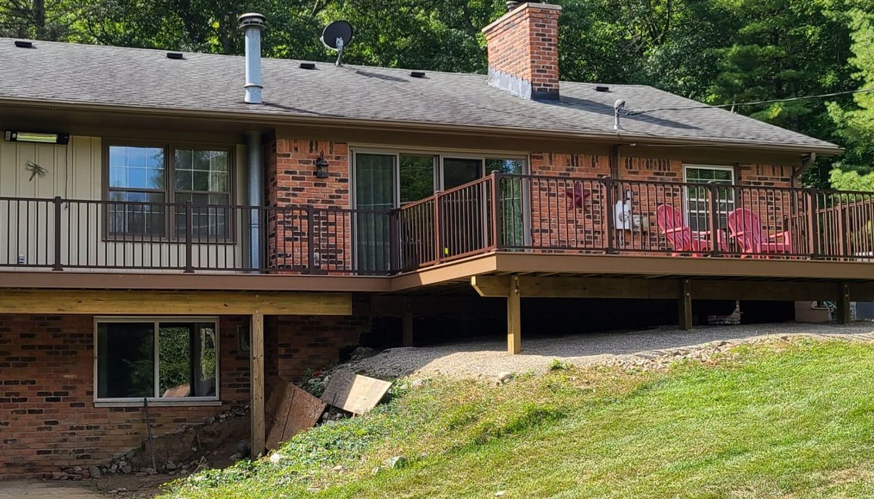 Trex Enhance Basics Beach Dune with Trex Bronze Signature railing. Leonard,Mi