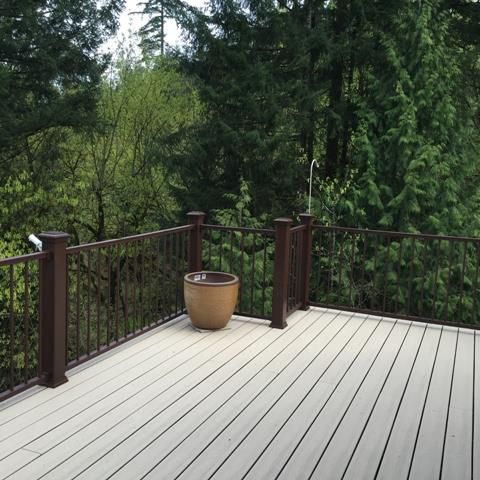 Trex Transcend railing with aluminum balusters.