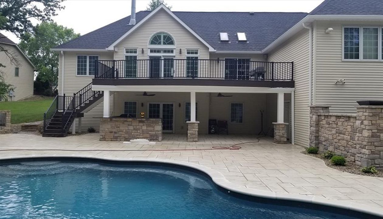 Jerseyville, IL Curved Trex Spiced Rum &amp; Vintage Lantern - Final After Photo