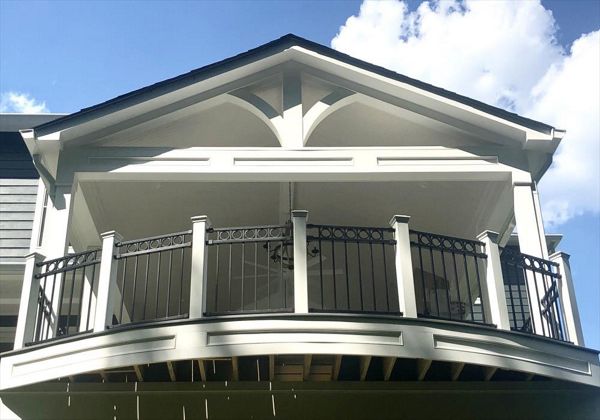 Porch With Curved Balcony Deck