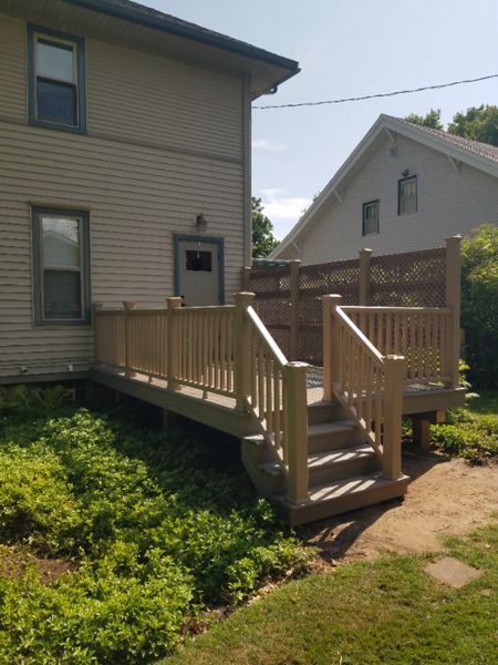 Biscayne decking with rope swing handrail