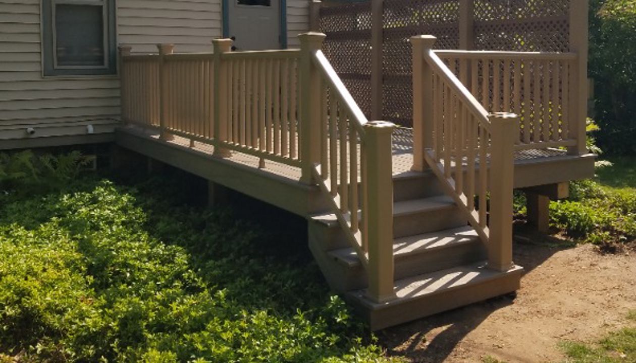 Biscayne decking with rope swing handrail